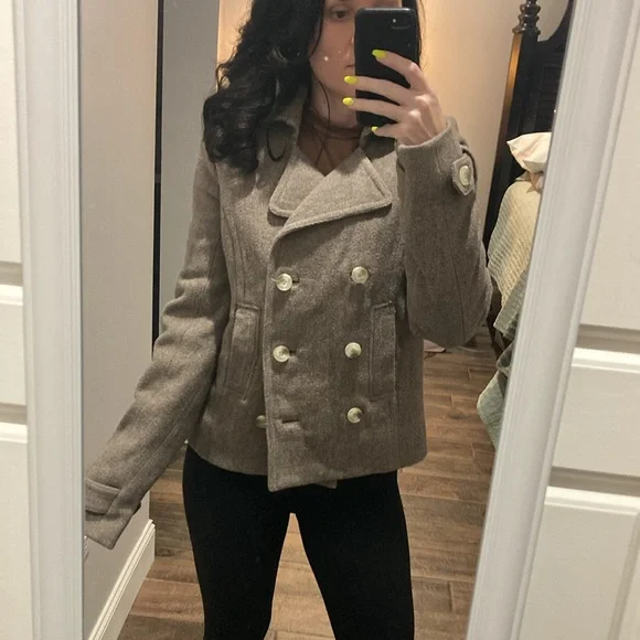 Abercrombie and fitch coat! 🧥 - Picture 5 of 7